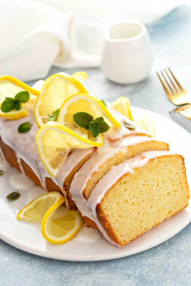 Delícias cítricas: o encanto do bolo de pão de limão