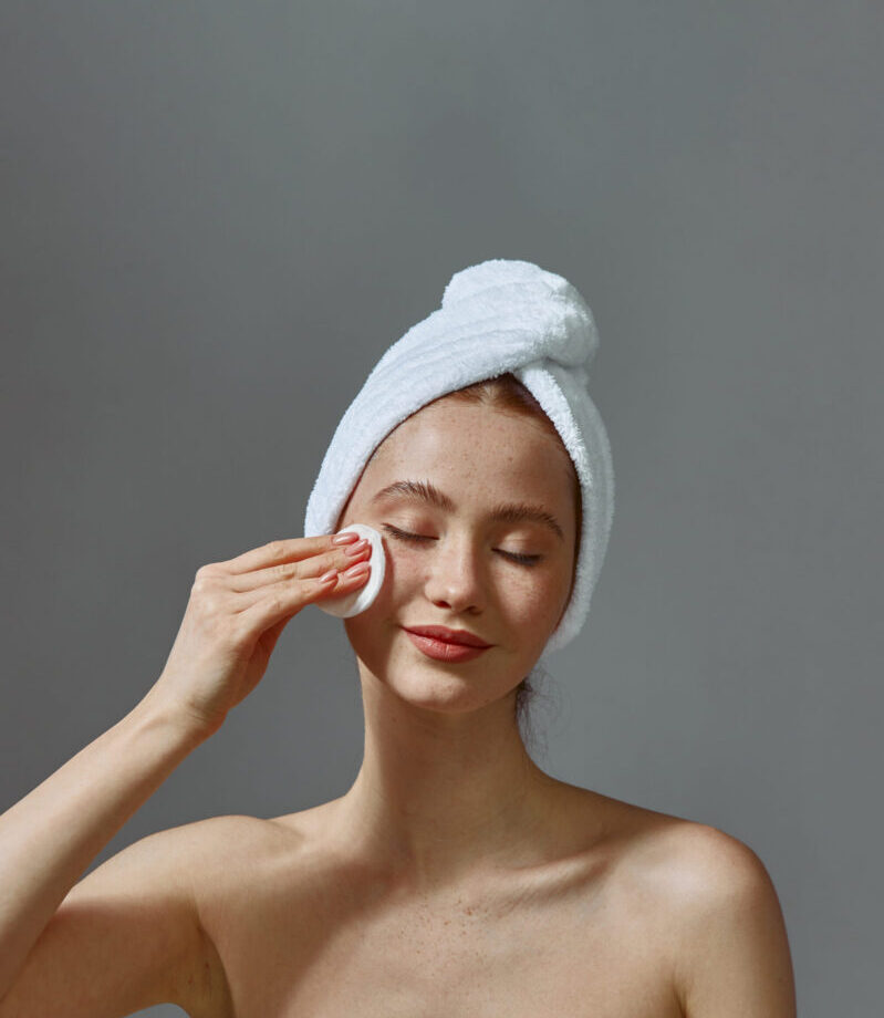 6 receitas caseiras de limpeza facial dependendo do seu tipo de pele