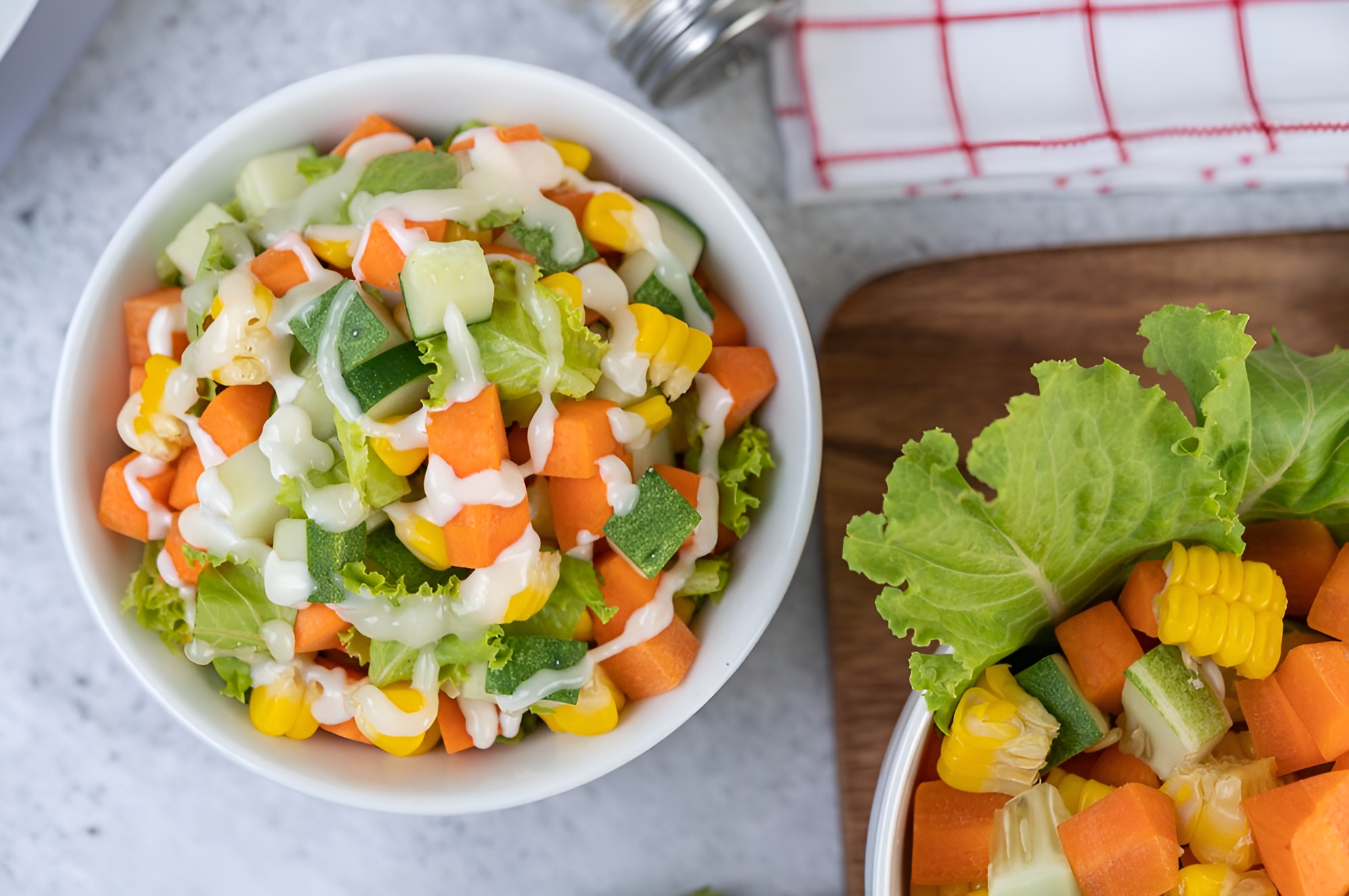 Salada Refrescante de Verão: Uma Delícia de Batata, Pepino e Milho Doce