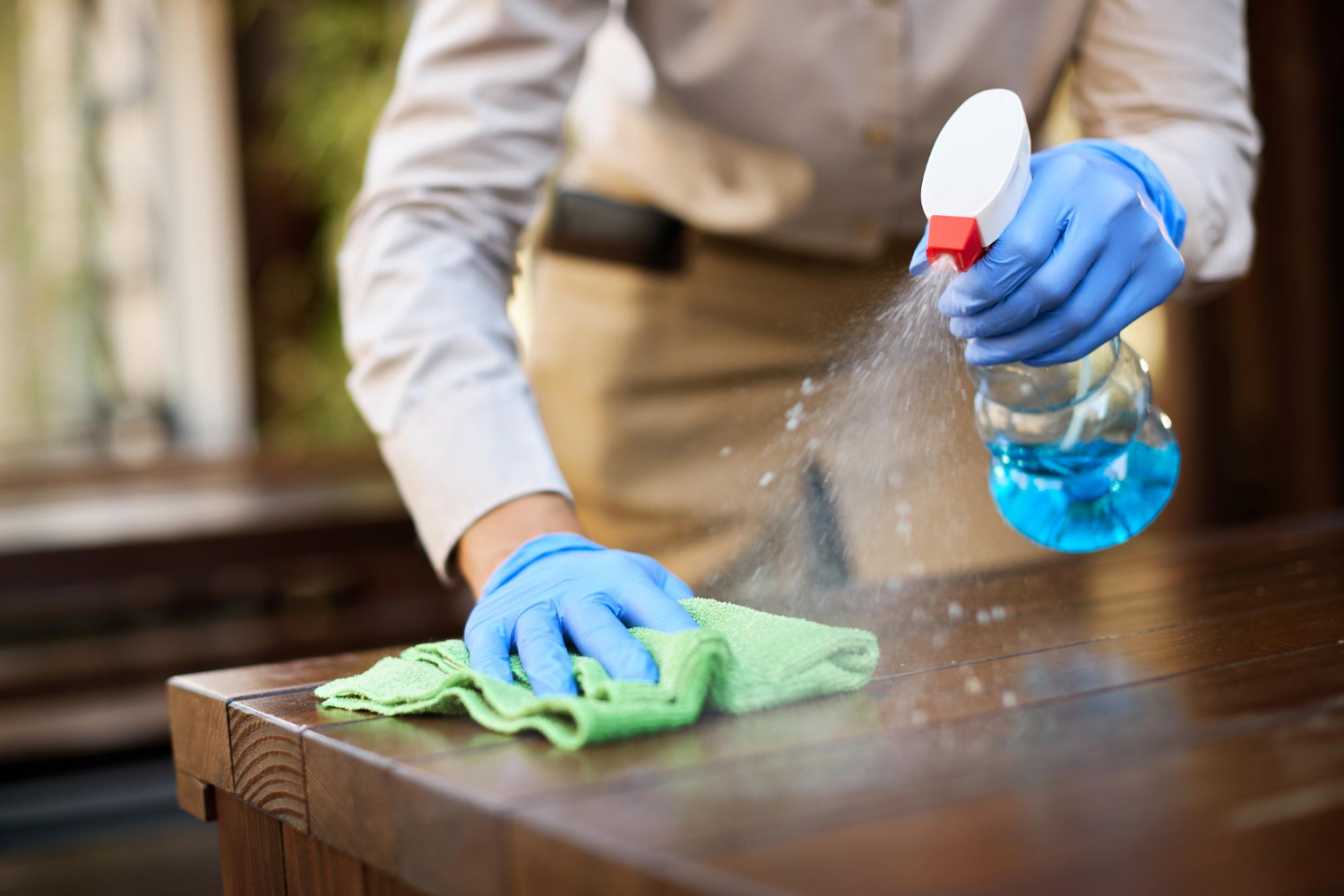 Desinfetante caseiro: Aprenda essa receita que deixará sua casa bastante cheirosa