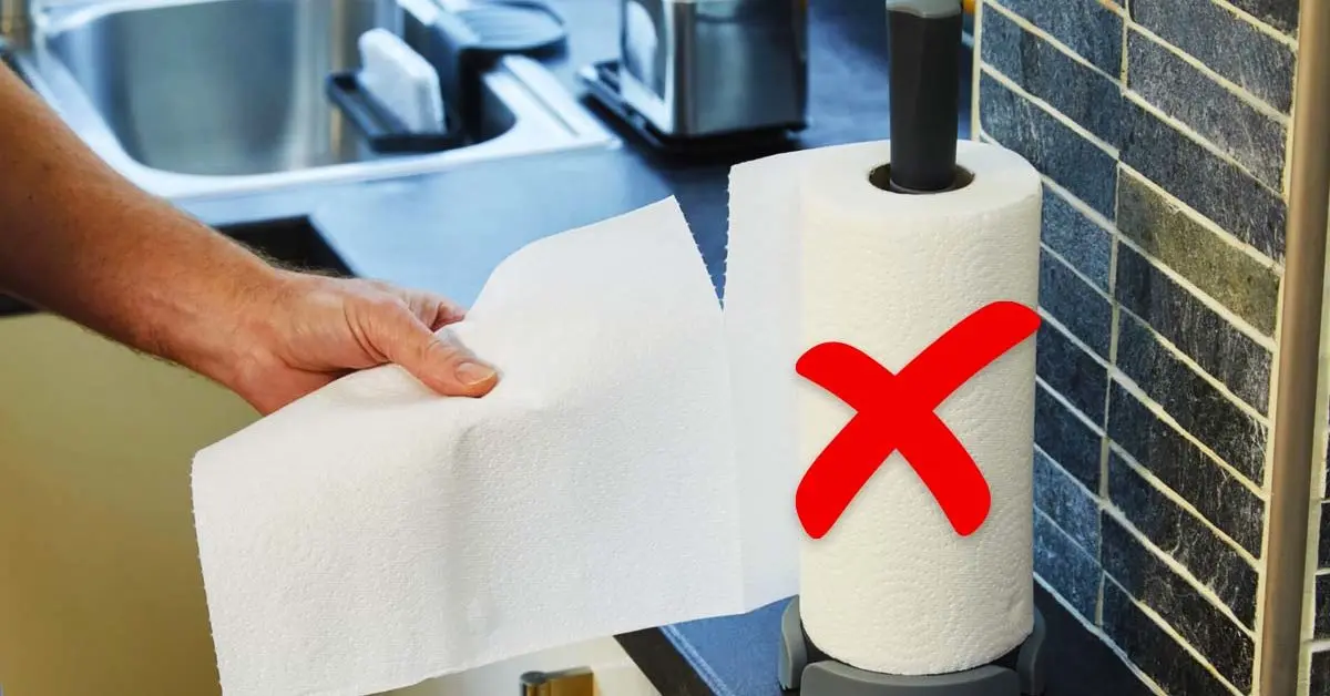 7 coisas que você nunca deve limpar com papel toalha