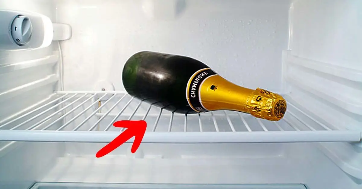 Por que você não deveria mais colocar champanhe na geladeira?