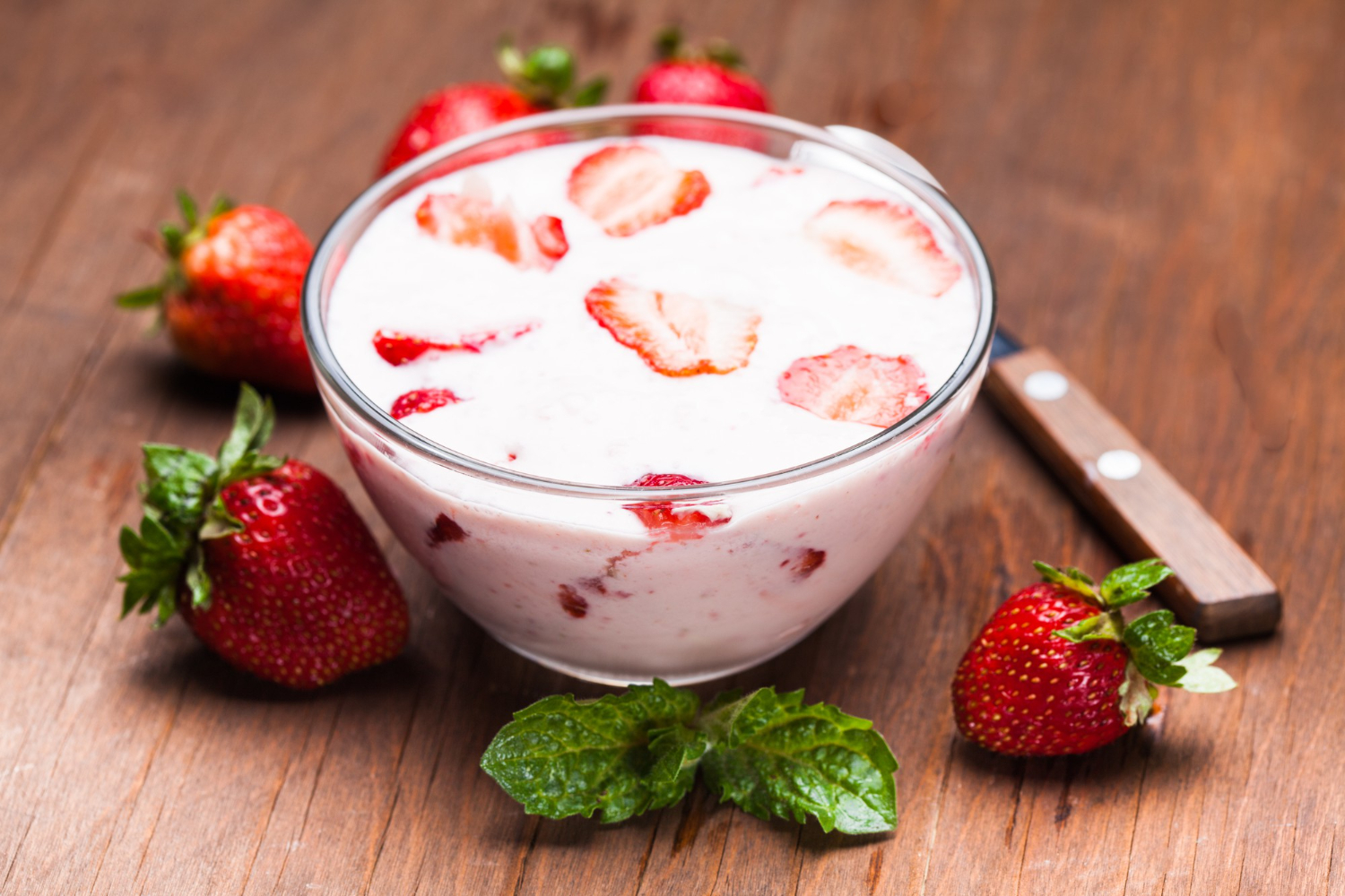 Como fazer iogurte congelado de morango