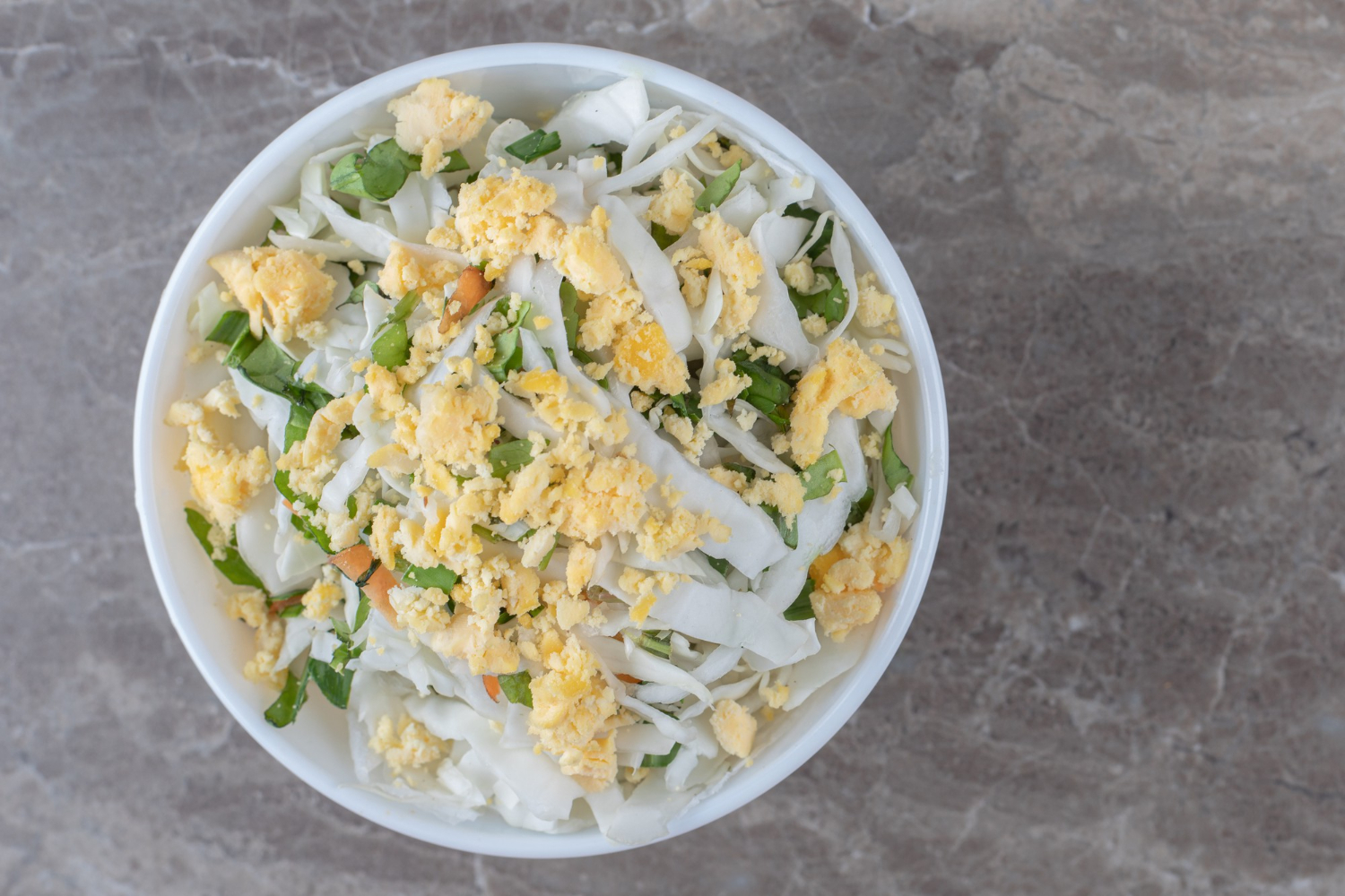 A salada de ovo perfeita para um lanche rápido e gostoso