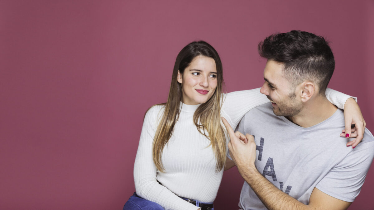Sinais de uma namorada pegajosa: 4 maneiras doces de lidar com elas
