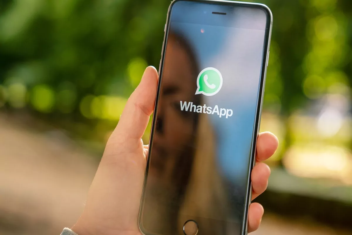 Tudo o que você precisa saber sobre localização ao vivo do WhatsApp, rastrear e ser seguido! 