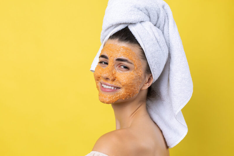 Esfoliantes faciais naturais: 15 receitas caseiras para uma pele radiante