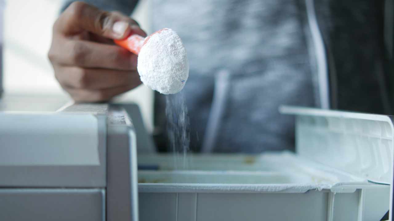 Quanto bicarbonato de sódio você deve colocar na máquina de lavar? A resposta