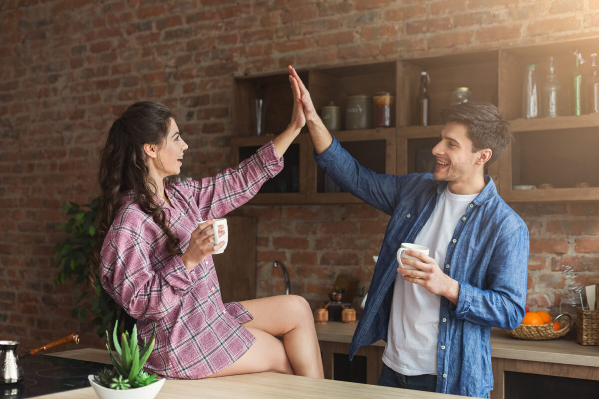 Como confiar no seu parceiro: 7 maneiras de construir confiança nos relacionamentos