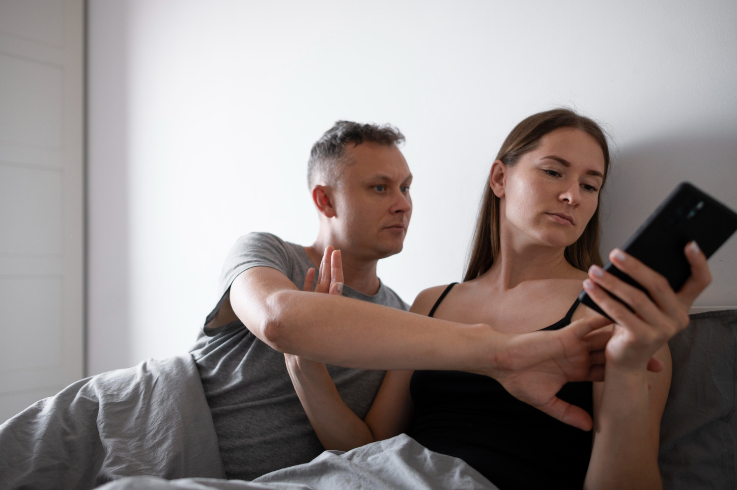 10 perguntas cruciais para fazer ao parceiro após a infidelidade