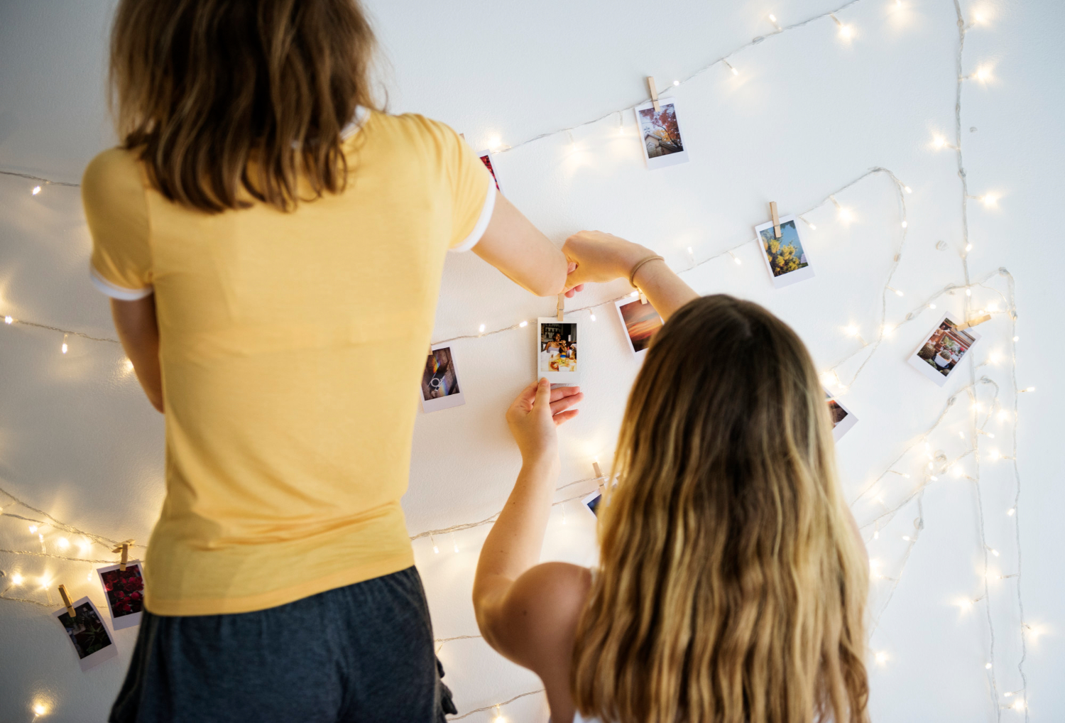5 maneiras clássicas de exibir fotos de família, segundo designers