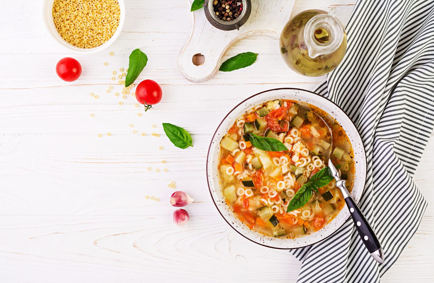 16 receitas deliciosas de sopa de macarrão para um jantar reconfortante