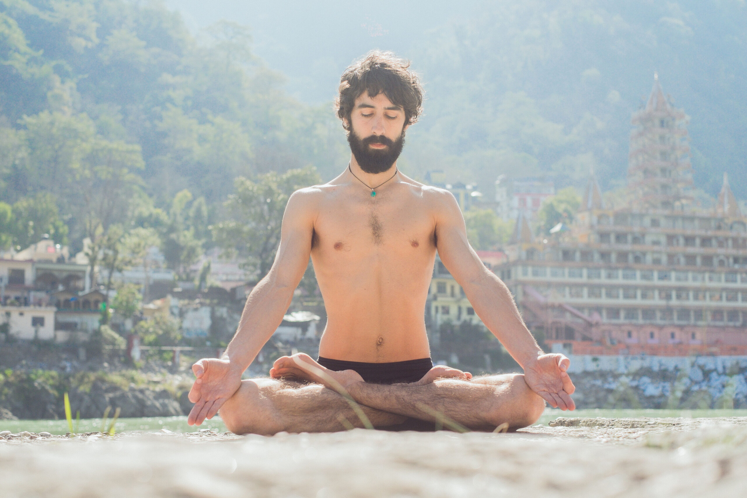 Desvendando os segredos profundos da filosofia do Yoga: rumo à iluminação interior