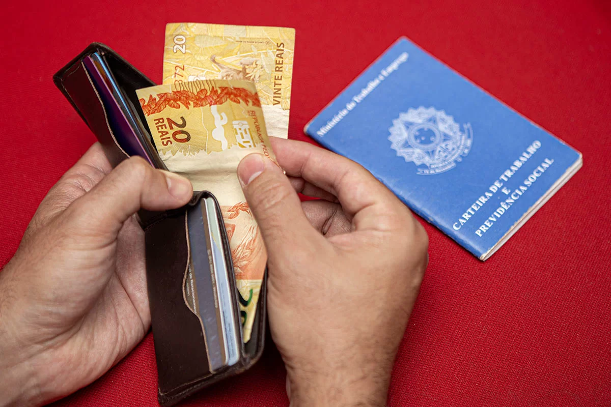 BPC e Bolsa Família: Governo libera pagamento conjunto de R$ 2.012 para beneficiários em 2024