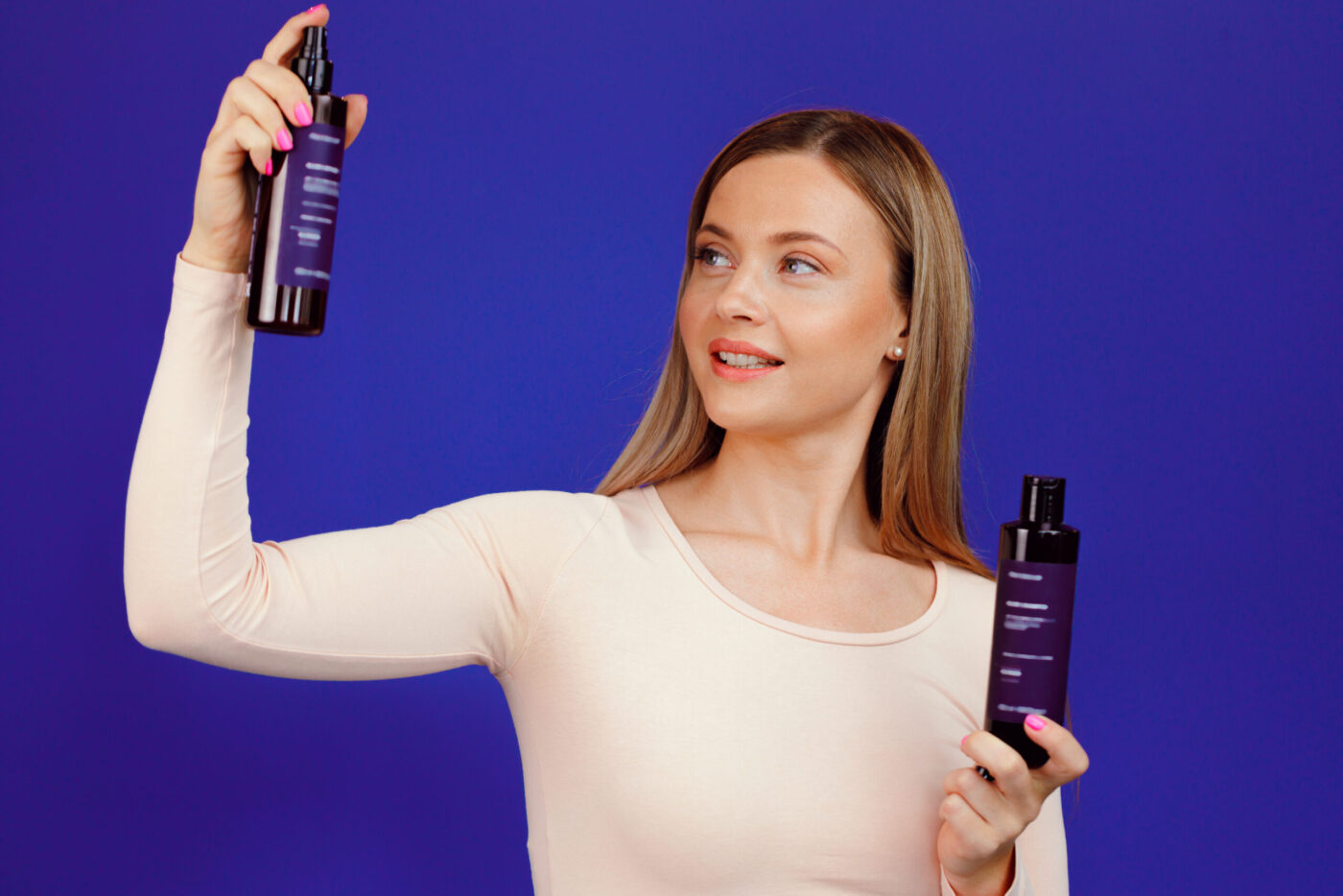 Shampoo roxo vs. azul: qual é o ideal para seu tipo de cabelo?