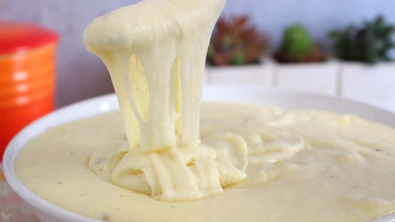 Como fazer o melhor purê de batata com queijo gouda defumado