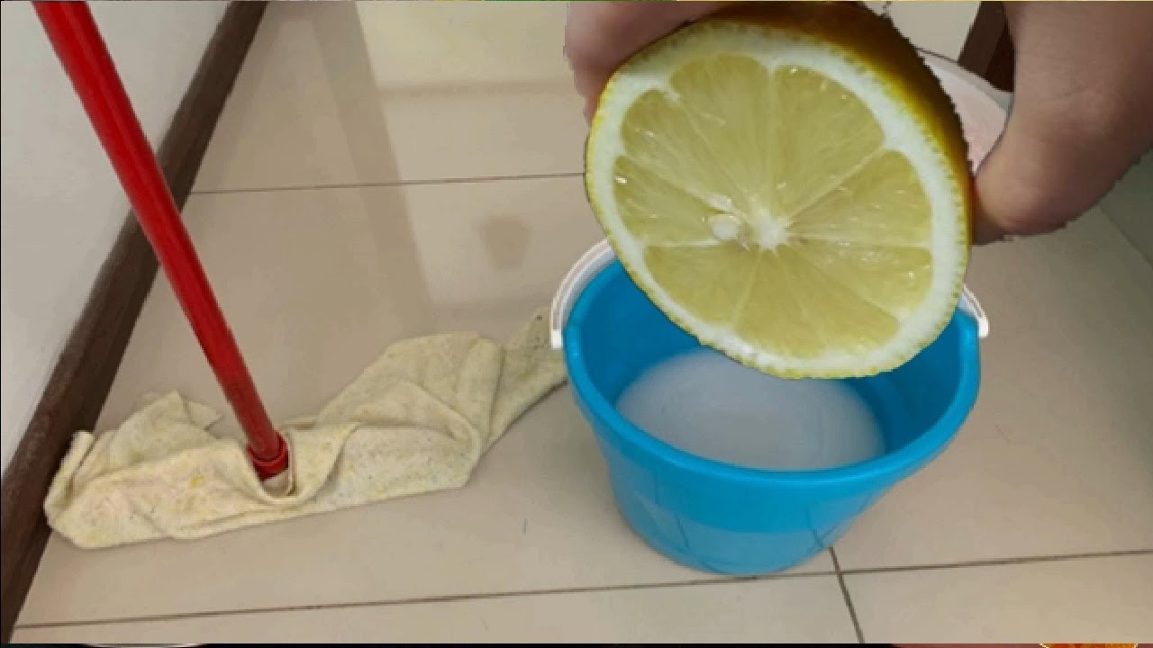 O passo a passo de como usar limão para limpar o chão da sua casa