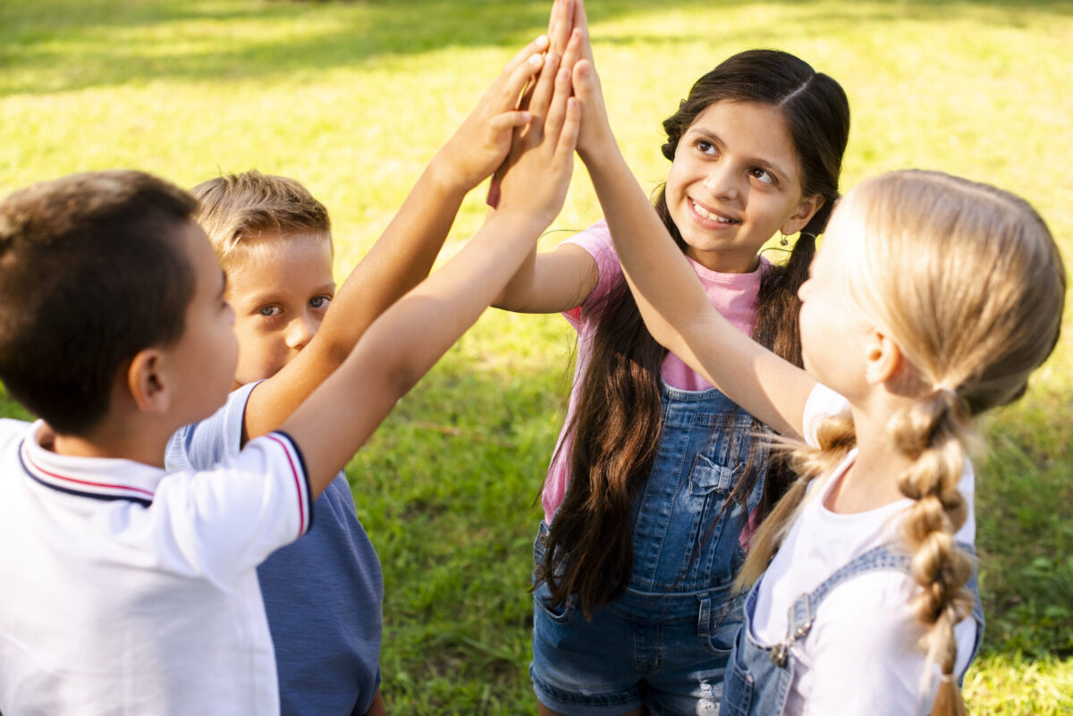 8 maneiras divertidas e fáceis de ensinar as crianças sobre amizade