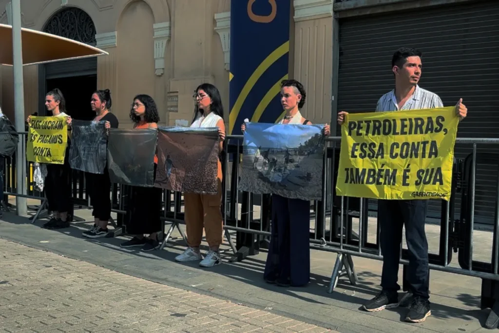 Manifestação surpreende durante conferência da OPEP no Rio de Janeiro