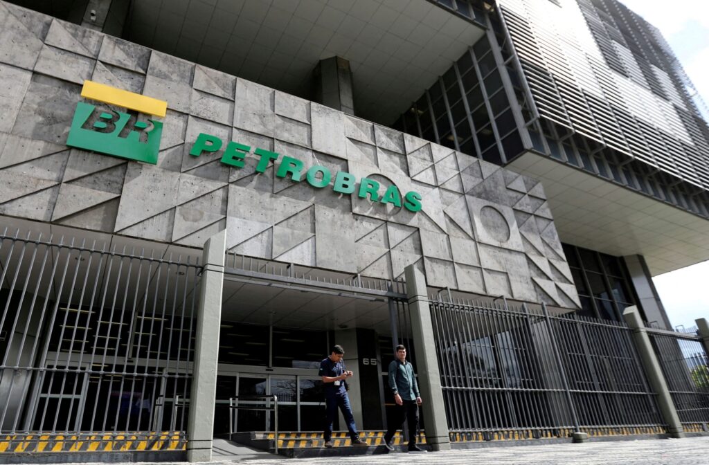 Petrobras reabre poço offshore para aumentar produção de gás natural