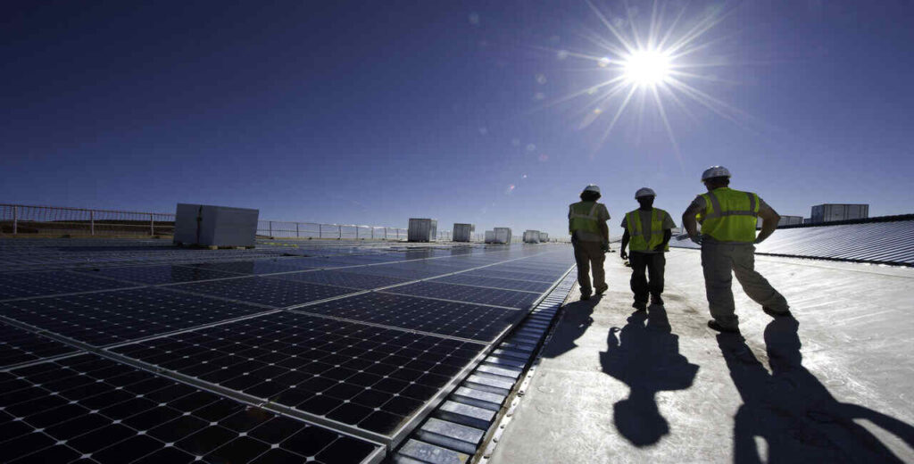 Escassez de mão de obra ameaça o crescimento da energia solar no Brasil