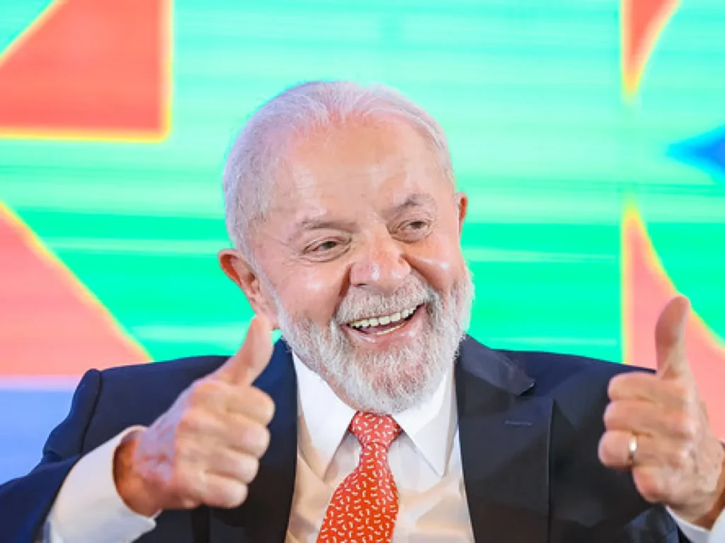 Lula recebe estudo da Shell sobre expansão do petróleo no Brasil