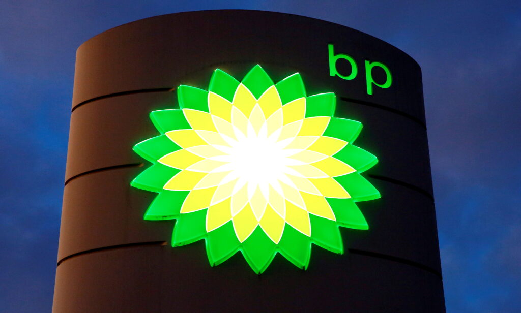 BP revisa metas de energia e aposta no petróleo para 2030