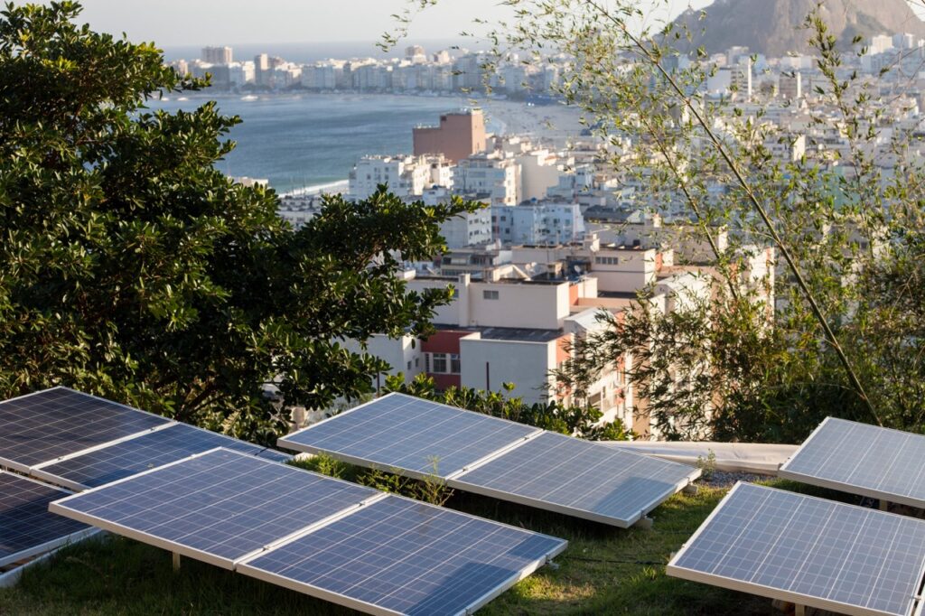 Brasil passa a exigir inversores solares com proteção AFCI a partir de dezembro