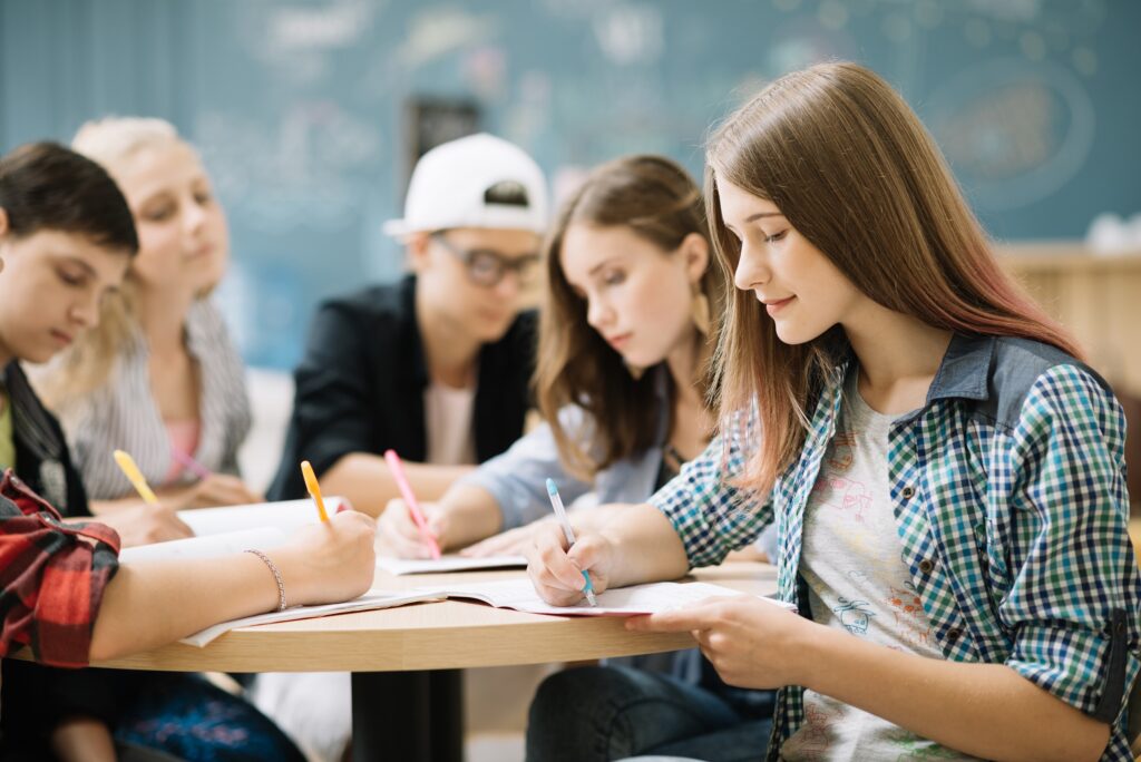 Curso para quem ainda não concluiu o ensino médio e deseja crescer profissionalmente