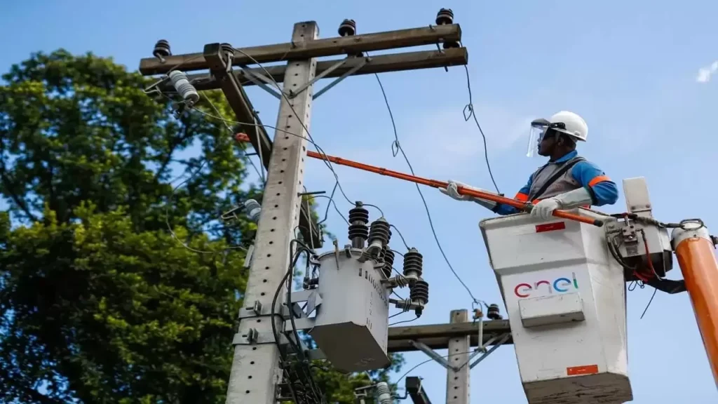 Enel implementa plano especial para manter energia durante votação