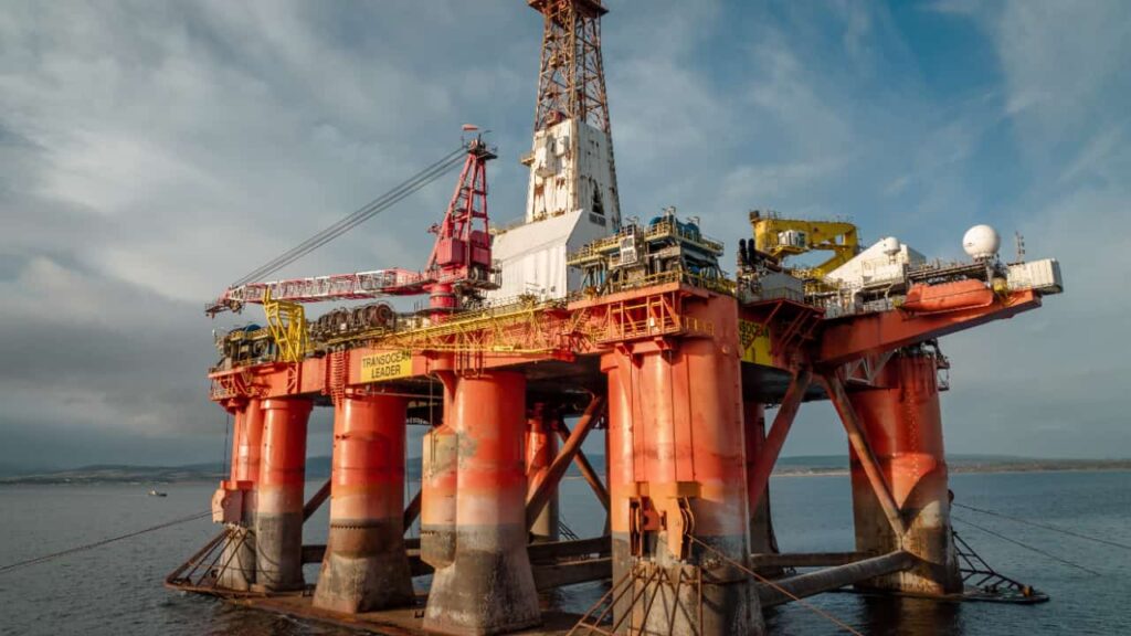 Petrobras revitaliza campo de roncador com contrato de perfuração da Hanwha Drilling