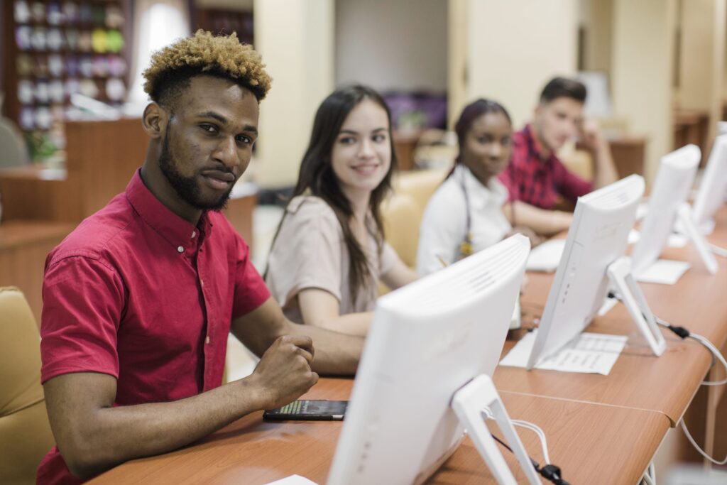 Os cursos mais valorizados para jovens aprendizes no mercado de trabalho