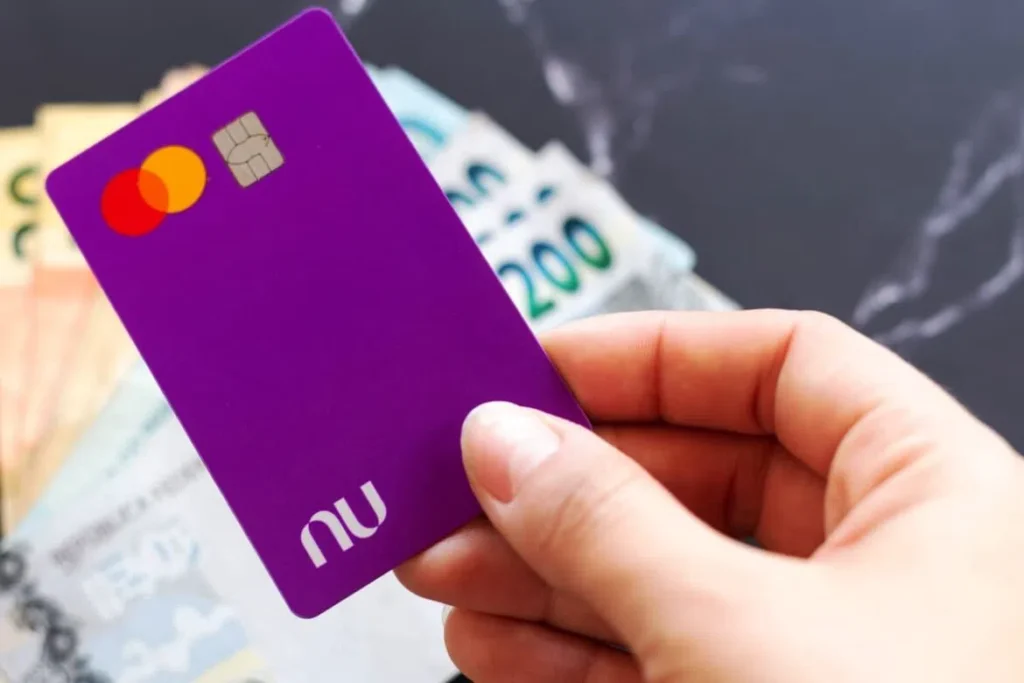 Nome limpo e limite baixo no Nubank? Veja como reverter isso