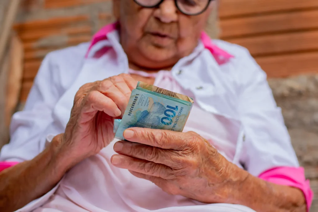 Ótima notícia: tarifa social e novos benefícios para idosos e pessoas de baixa renda