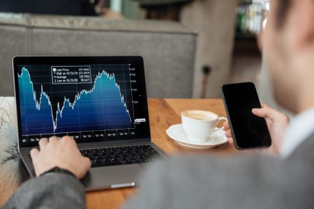 10.000 cotas de MXRF11: quanto rende investir no maior fundo imobiliário da Bolsa? 10.000 cotas de MXRF11: quanto rende investir no maior fundo imobiliário da Bolsa?