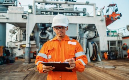 Offshore: o segredo por trás das profissões que pagam salários altos e mudam vidas no Brasil Offshore: o segredo por trás das profissões que pagam salários altos e mudam vidas no Brasil