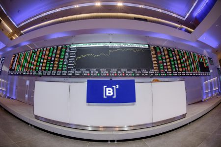 Bolsa abre pressionada por dividendos e queda do petróleo; Vale, Petrobras e bancos entram no radar Bolsa abre pressionada por dividendos e queda do petróleo; Vale, Petrobras e bancos entram no radar